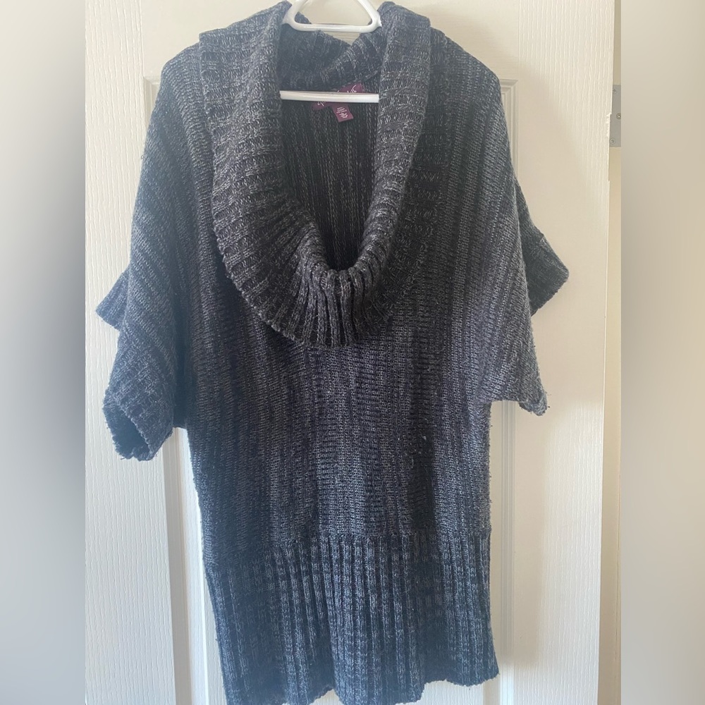 GLORIA VANDERBILT - Oversized Cowl Short Sleeved Sweater